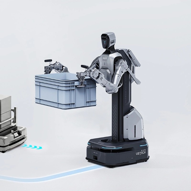Robot bán hình người UBTECH Cruzr Y1 có khả năng di chuyển bằng bánh xe dùng cho dịch vụ